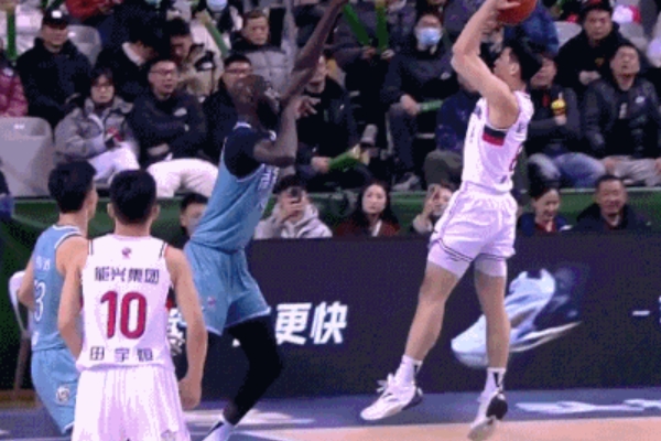 南京隊(duì)112-115不敵廣州隊(duì):林葳與崔永熙上演精彩對(duì)決