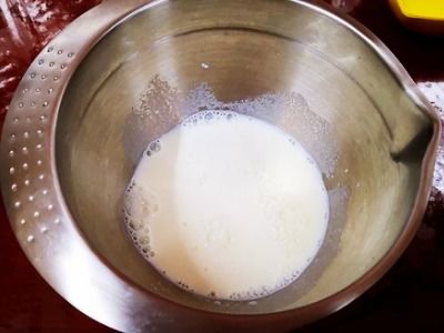 牛奶、蛋黃、白糖與紅糖 家庭簡易蛋撻液配方全解析